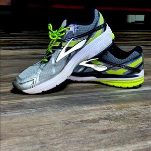 Men’s Running Shoes